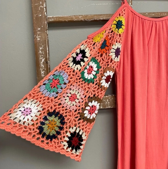 Umgee Coral Cold Shoulder Dress with Crochet Detail Size Med NWT - Picture 4 of 4